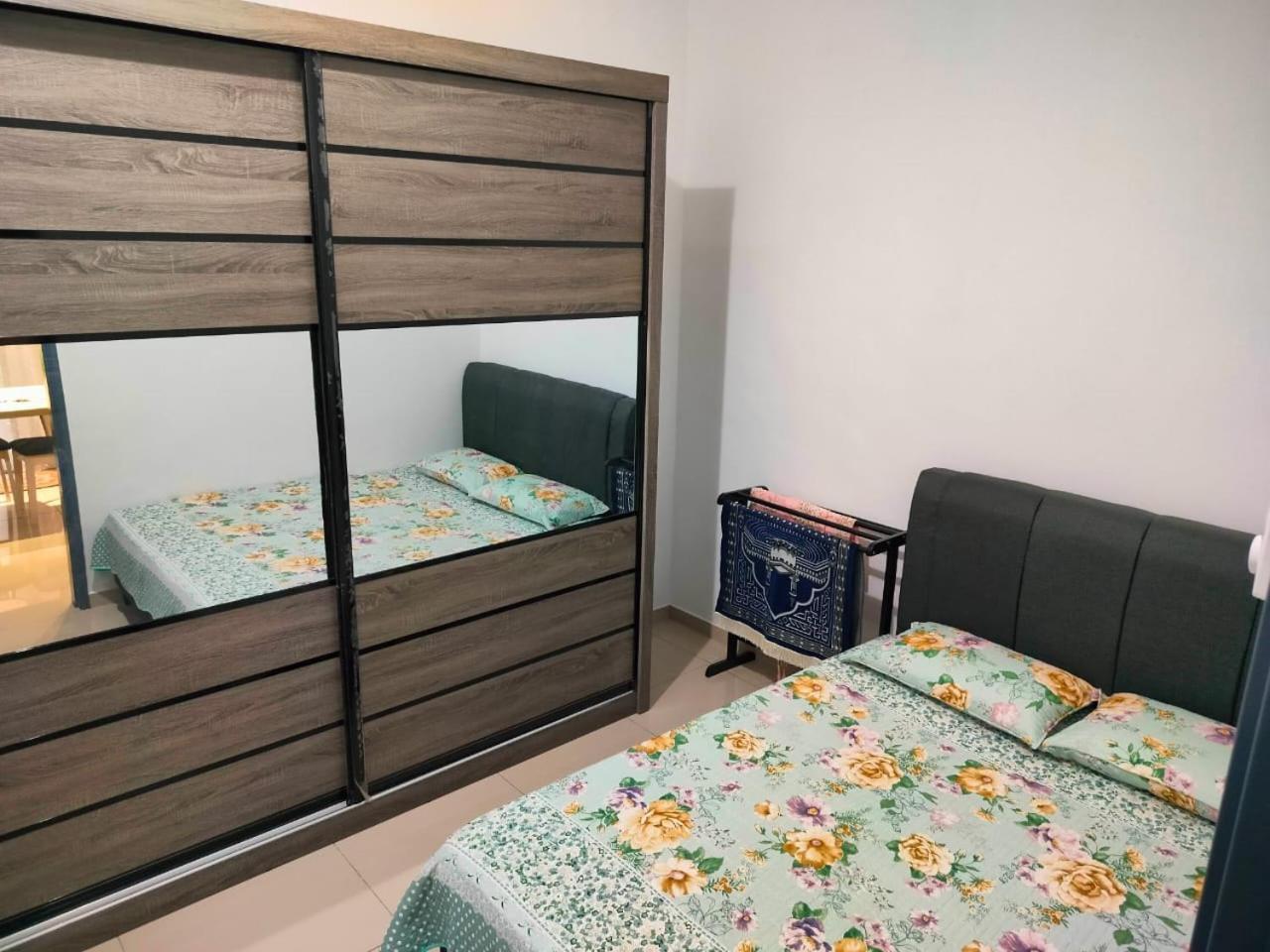 Aiman'S Rose Homestay Teluk Panglima Garang Екстер'єр фото